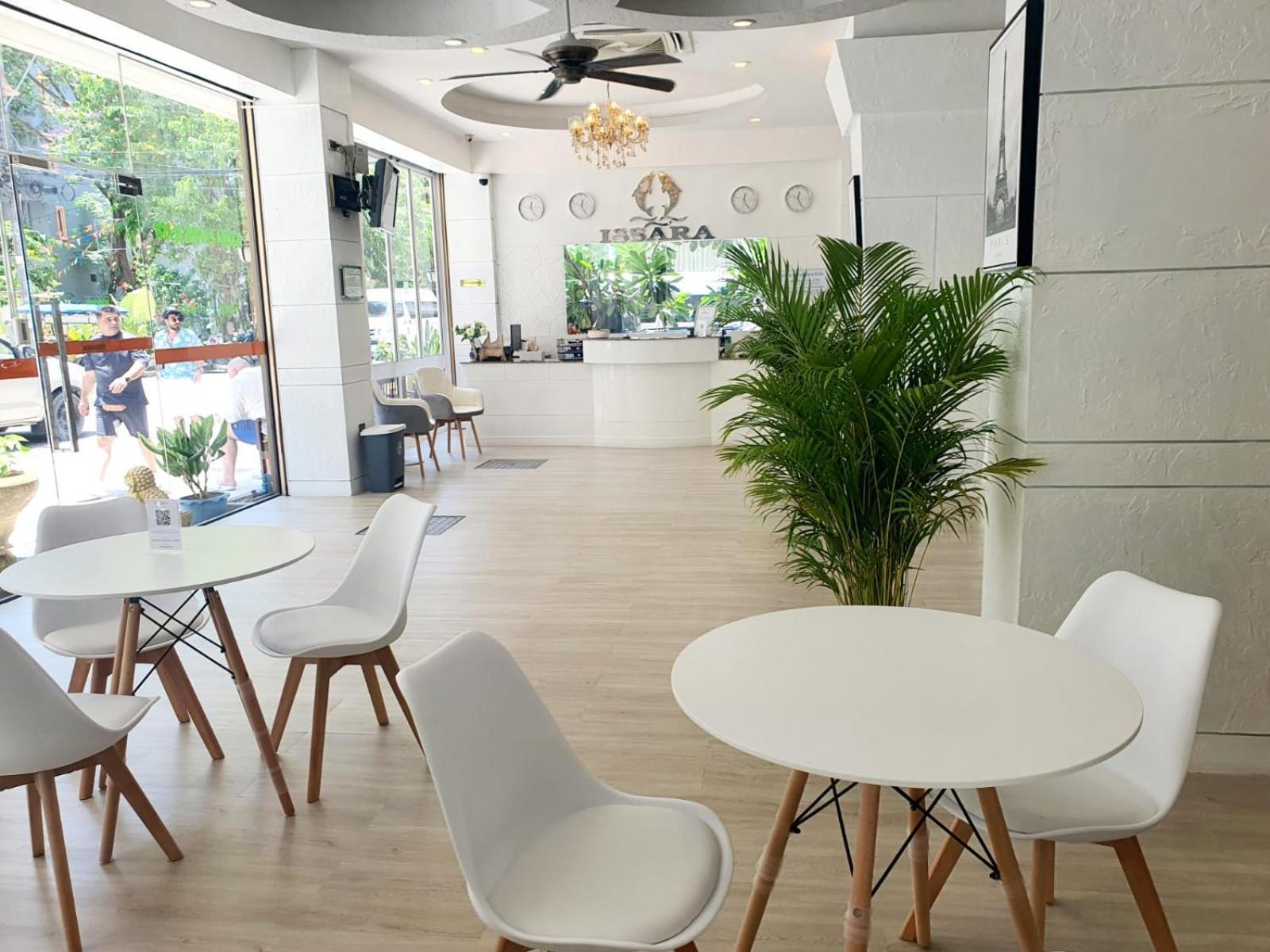 Issara Patong Beach Exterior foto