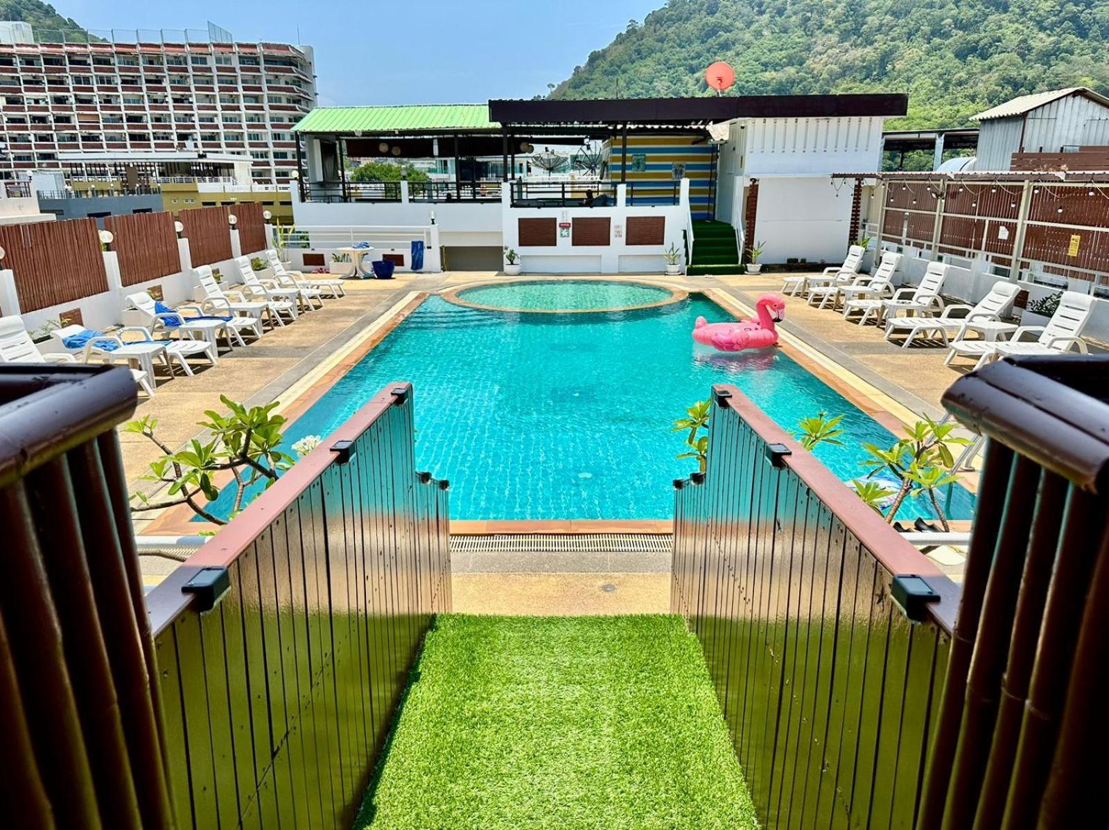 Issara Patong Beach Exterior foto