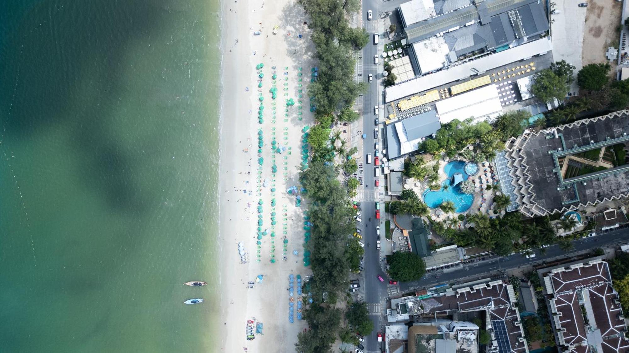 Issara Patong Beach Exterior foto